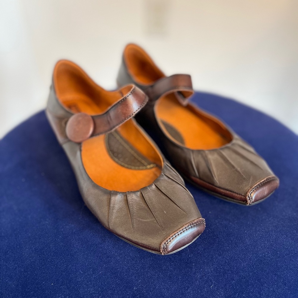 PIKOLINOS Two-Tone Leather Gandia Mary Jane (Extra Comfortable)